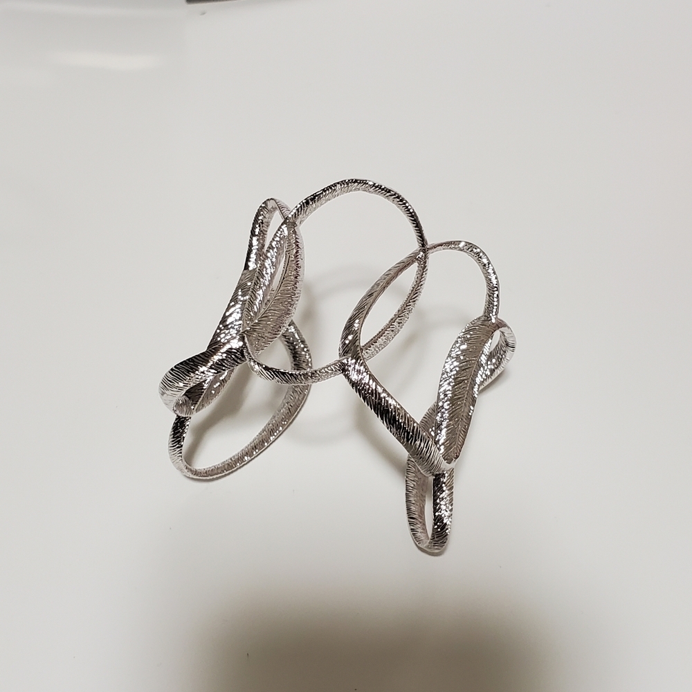Ted Baker Gold Textured Hoop Tamii Cuff - Picture 5 of 9